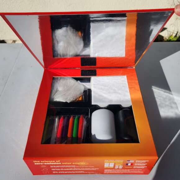 Griddly Games Solar Science Art Kit Solar Oven Kiwi Co Crate Solar Crayon Recycl - Picture 8 of 12